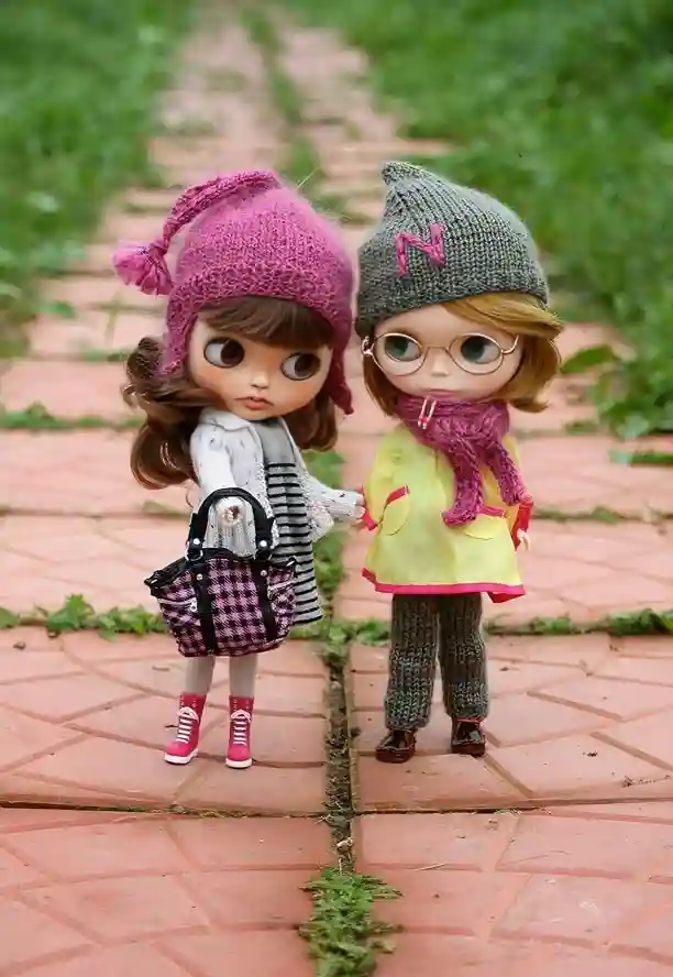 জোরা পুতুলের ছবি